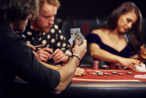 Poker als Karriereweg: Wie deutsche Profispieler ihren Lebensunterhalt verdienen