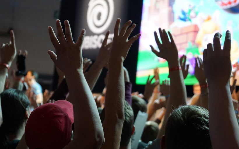 Besucher auf der Spiele Messe Gamescom 2022