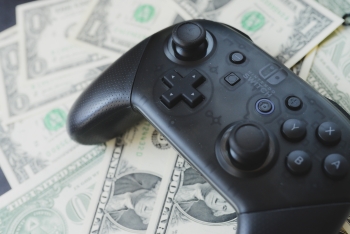Play to Earn Spiele ermöglichen beim Spielen Geld verdienen